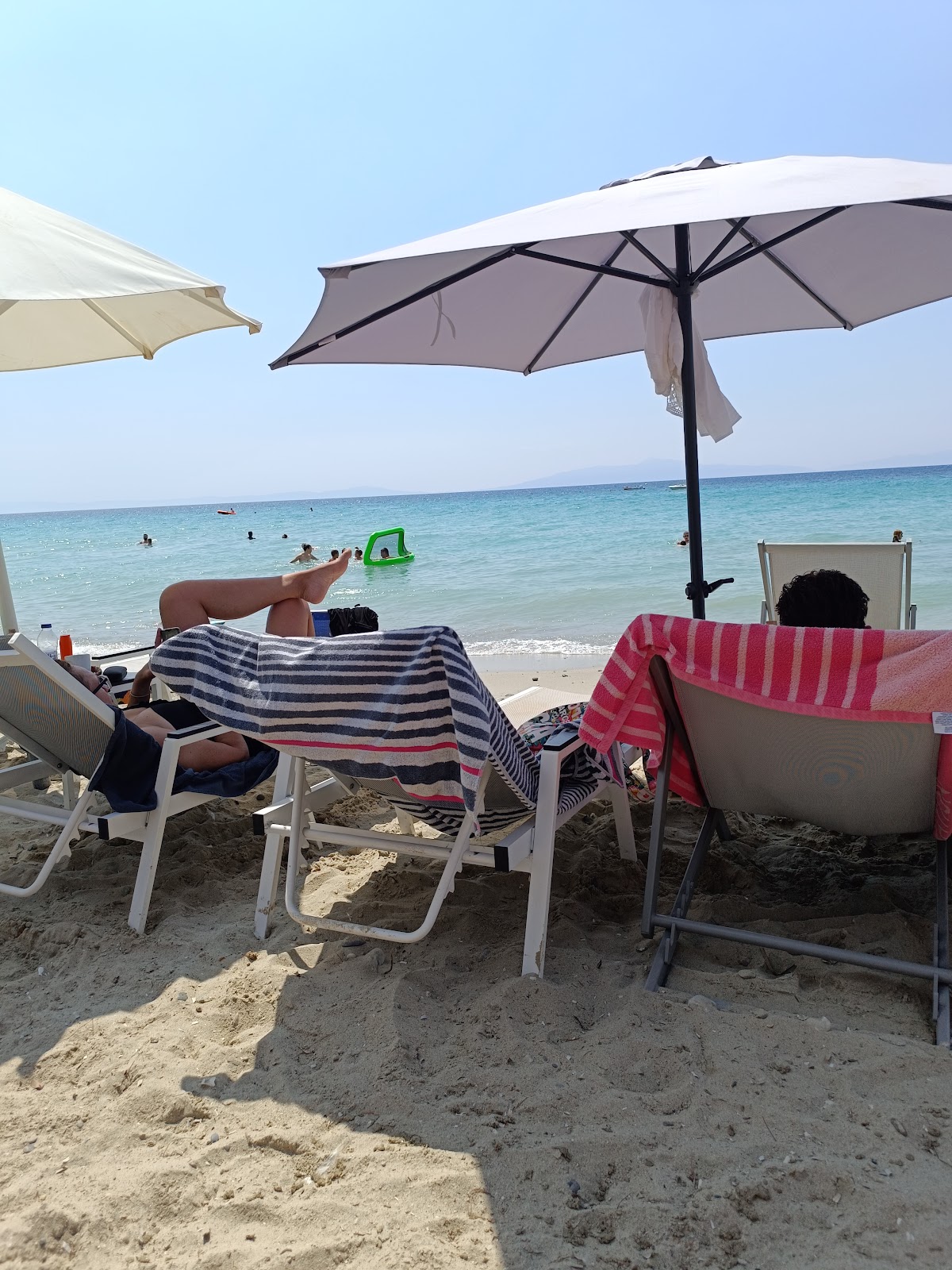 Chill Out Beach Bar στη Σίβηρη: Ένα Μοναδικό Θέρετρο της Χαλκιδικής