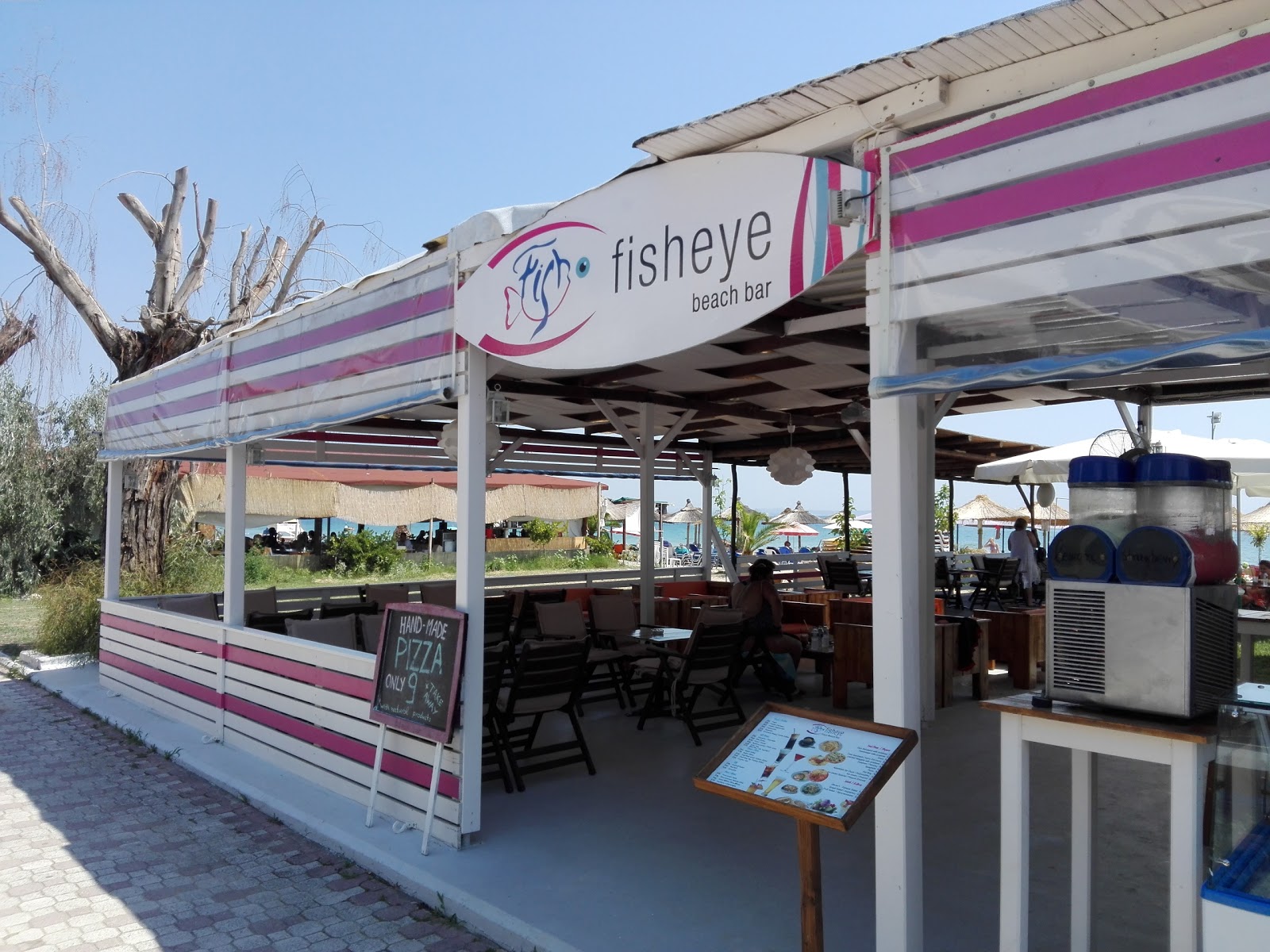 Bar Fisheye στην Μουδανιά, Χαλκιδική: Ένα Κρυφό Διαμάντι