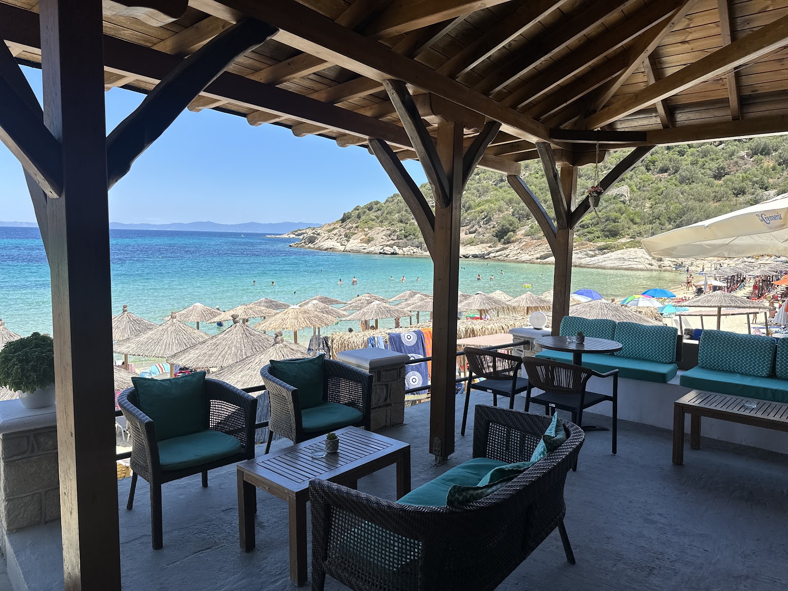 Bar La Cueva Beach Bar στη Σκιεία, Χαλκιδική