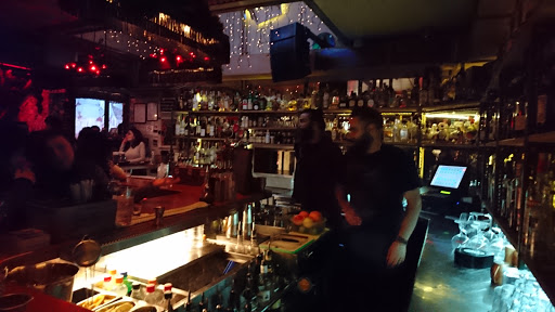 Το Bar La Doze στη Θεσσαλονίκη: Ένας Παράδεισος Διασκέδασης