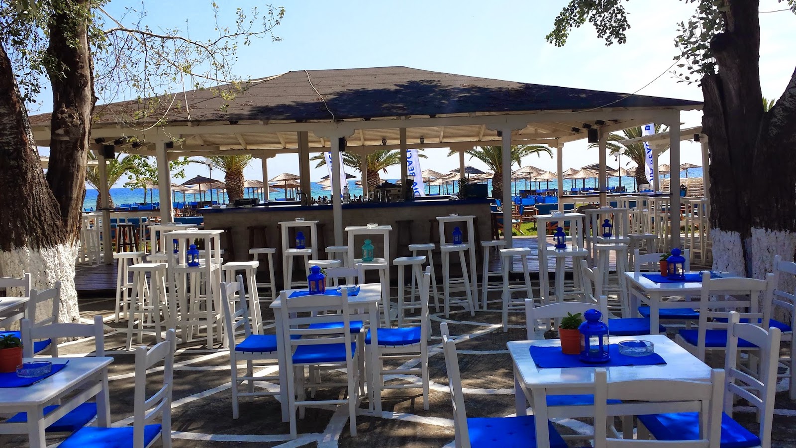 Bar Oia Beach Bar στην Παραλία Διονυσίου, Χαλκιδική