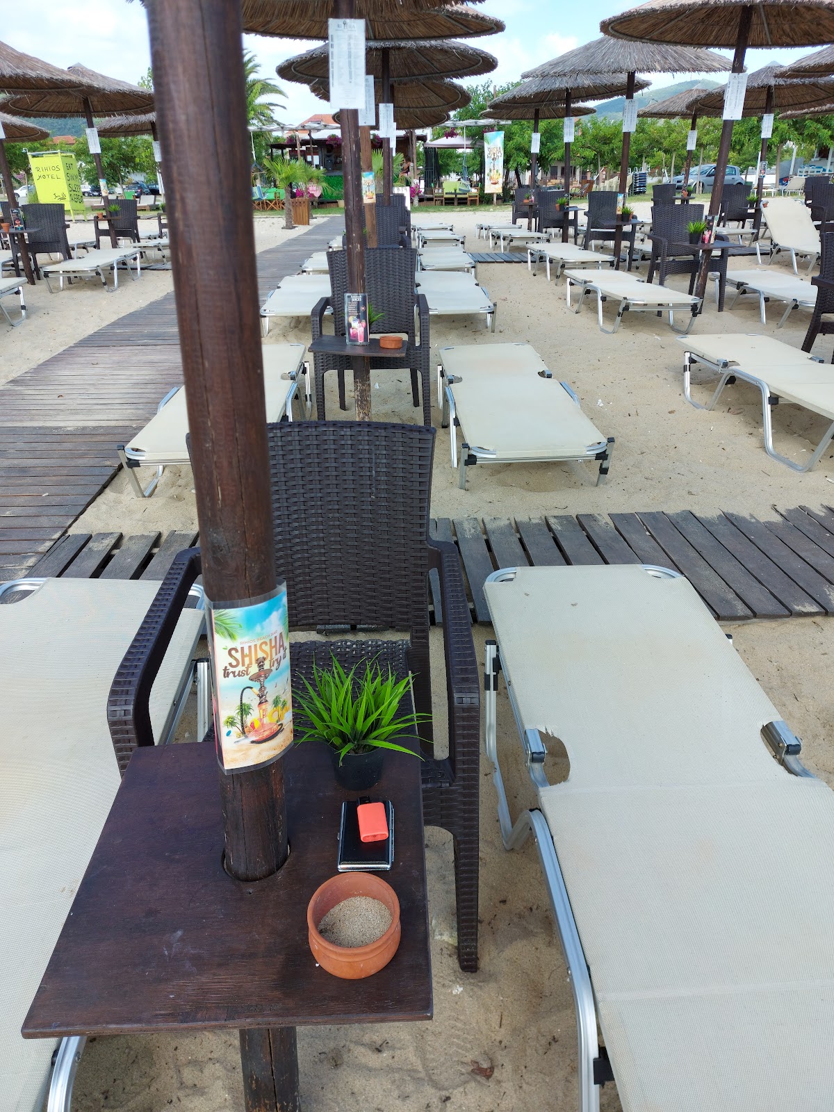 Bar Rihios Hotel Beach Bar: Ένας Παράδεισος στη Σταυρού Χαλκιδικής