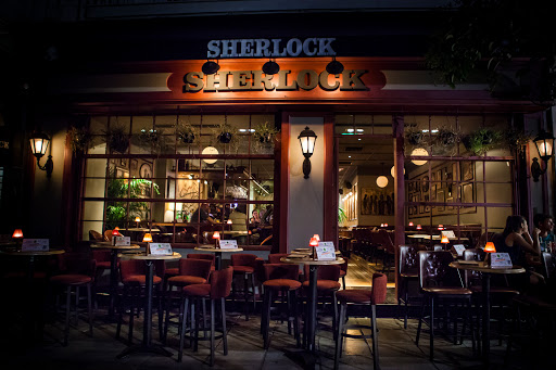 Sherlock Bar SKG: Ένα Μοναδικό Μπαρ στη Θεσσαλονίκη