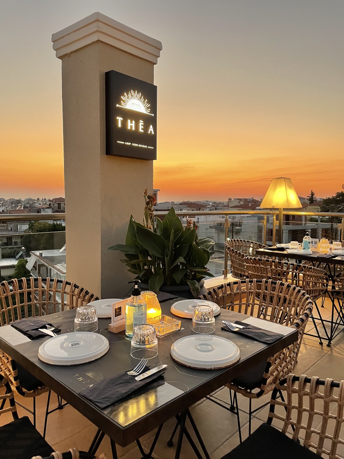 bar THEA 180° View Skybar στη Νέα Καλλικράτεια Χαλκιδικής