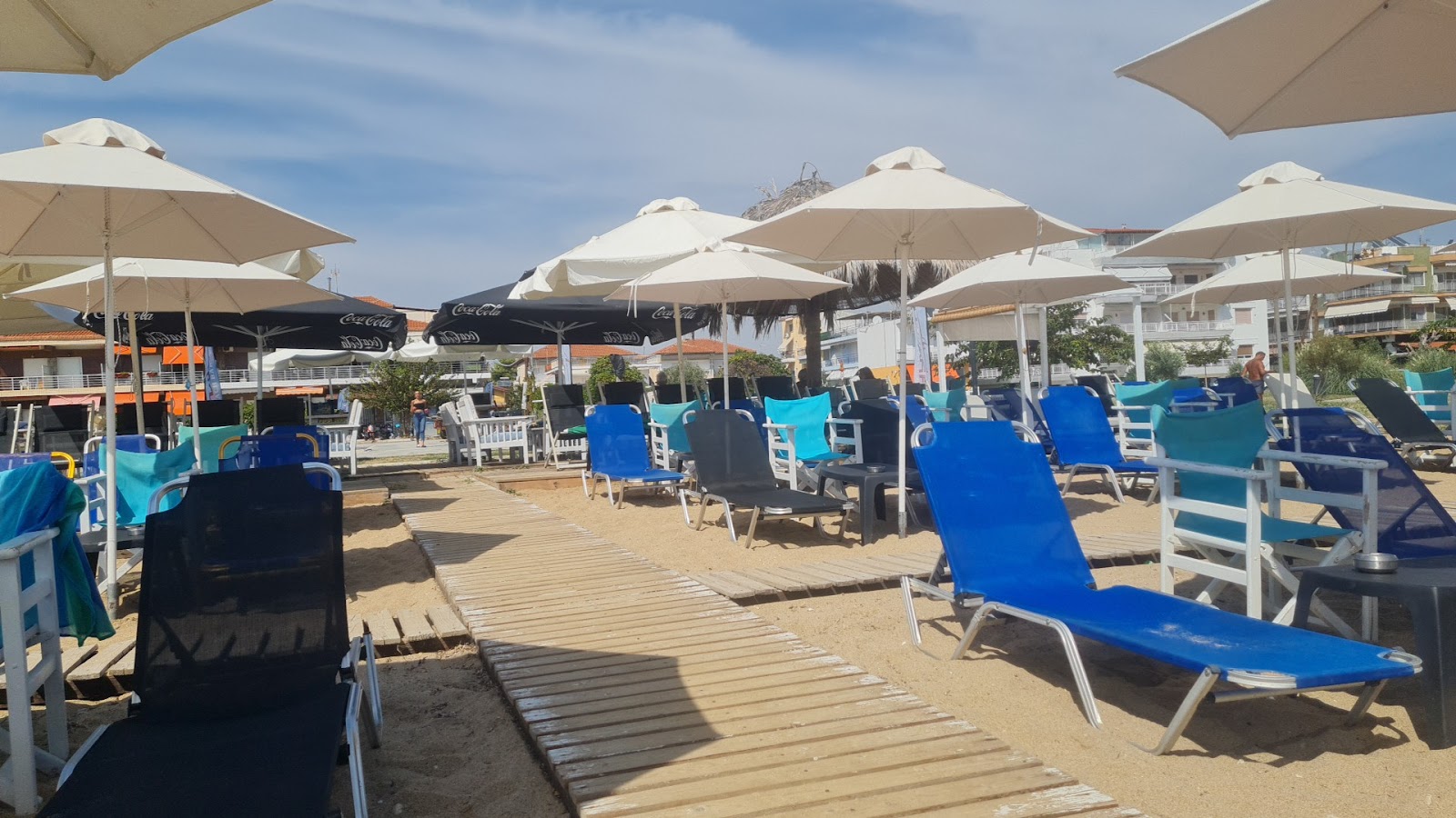 Café Barracuda All Day Beach Bar στην Παραλία Διονυσίου