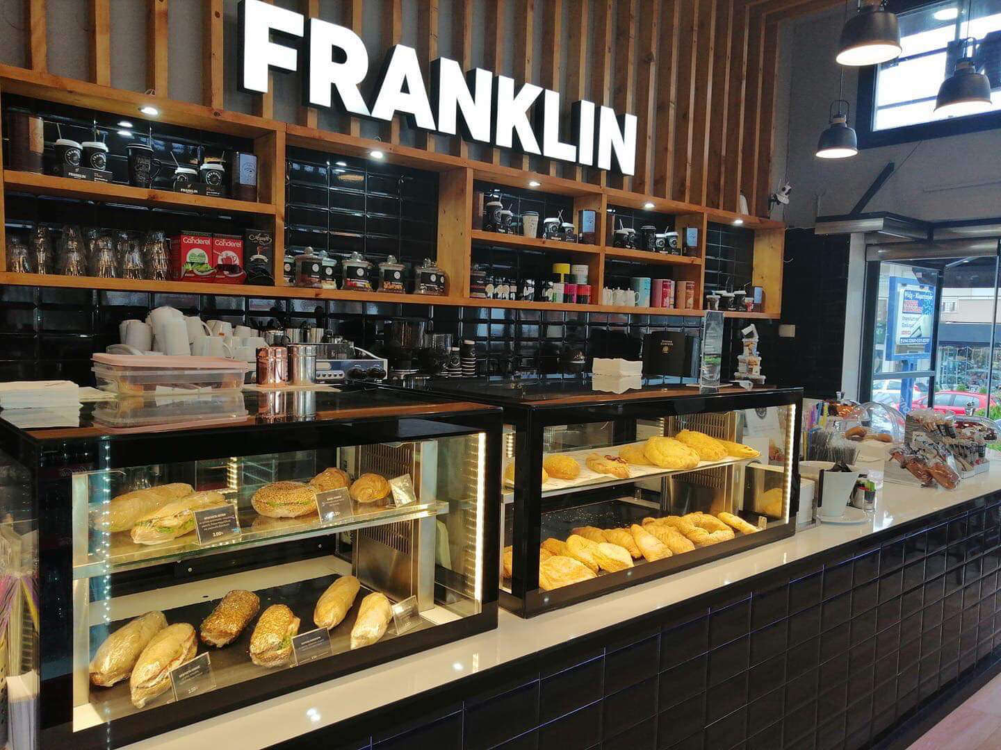 Καφέ Franklin Coffee House Πολύγυρος: Ένας Γευστικός Παράδεισος