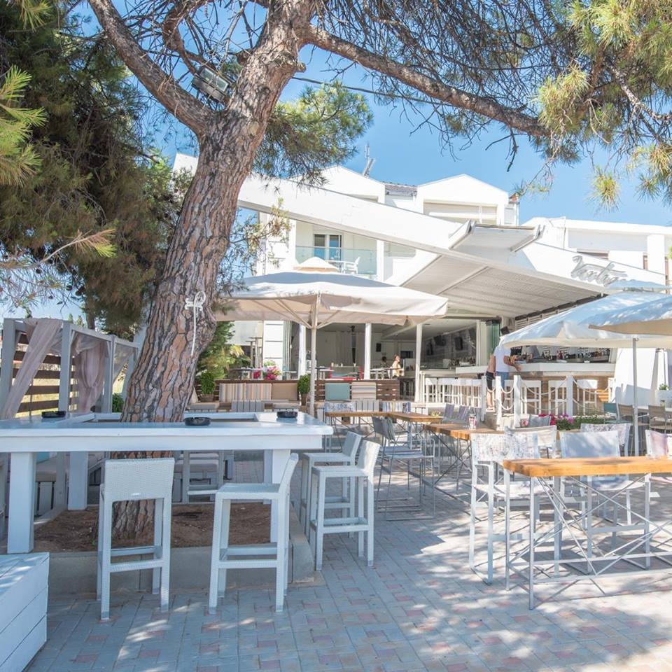 Vertigo Cafe Bar στην Αγία Νικόλαο, Χαλκιδική - 4.5/5 Αξιολόγηση