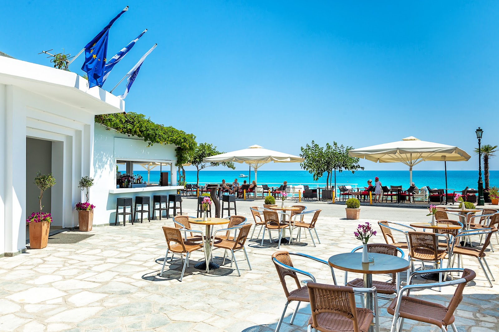 Ξενοδοχείο Xenios Dolphin Beach στην Μόλα Καλύβα, Χαλκιδική