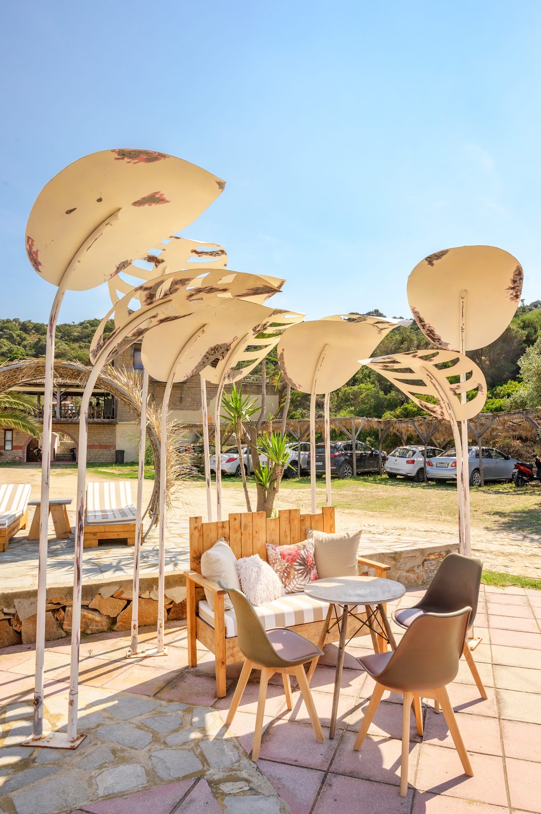 Gripos Beach Bar: Το Νυχτερινό Κέντρο Διασκέδασης στην Αμμουλιανή