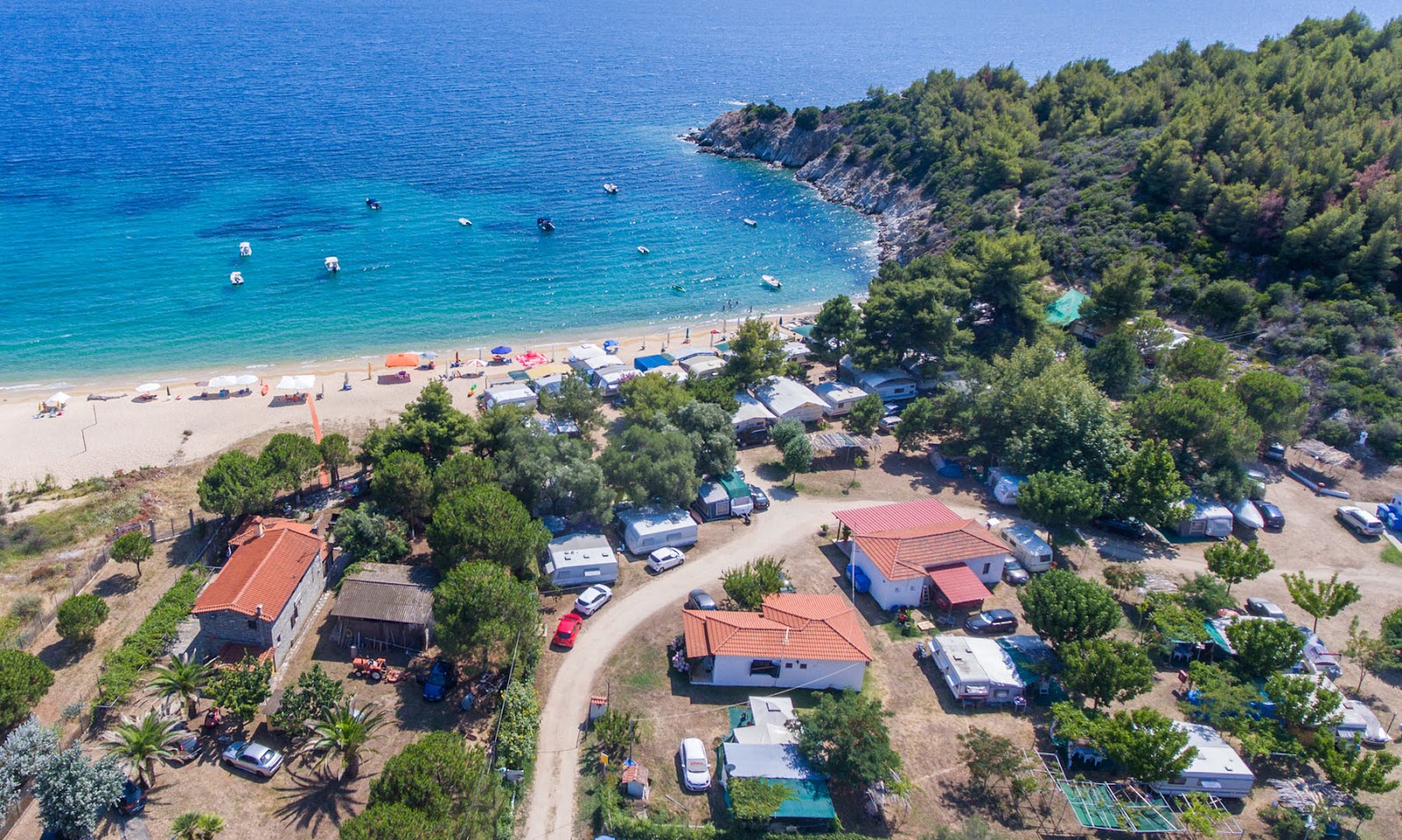 <h1>Πάρκο Anamour Camping στο Πόρτο Κουφό, Χαλκιδική</h1>