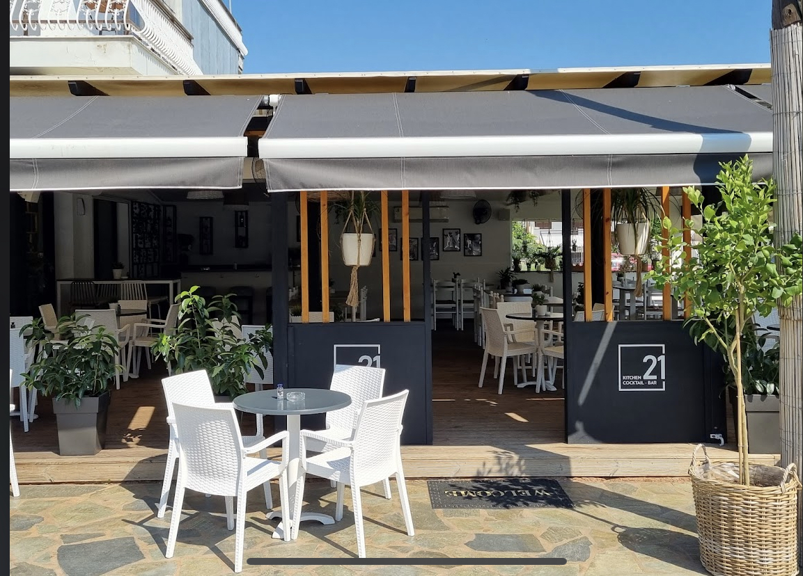 Εστιατόριο 21 Kitchen Cocktail Bar στη Γομάτη Χαλκιδικής