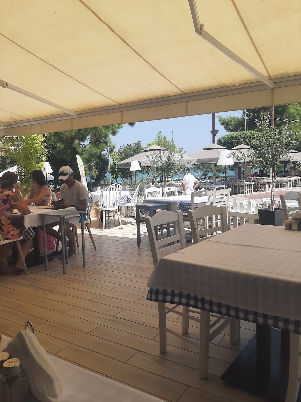 Bakalis Restaurant: Γευστικές Απολαύσεις στην Χανιώτη