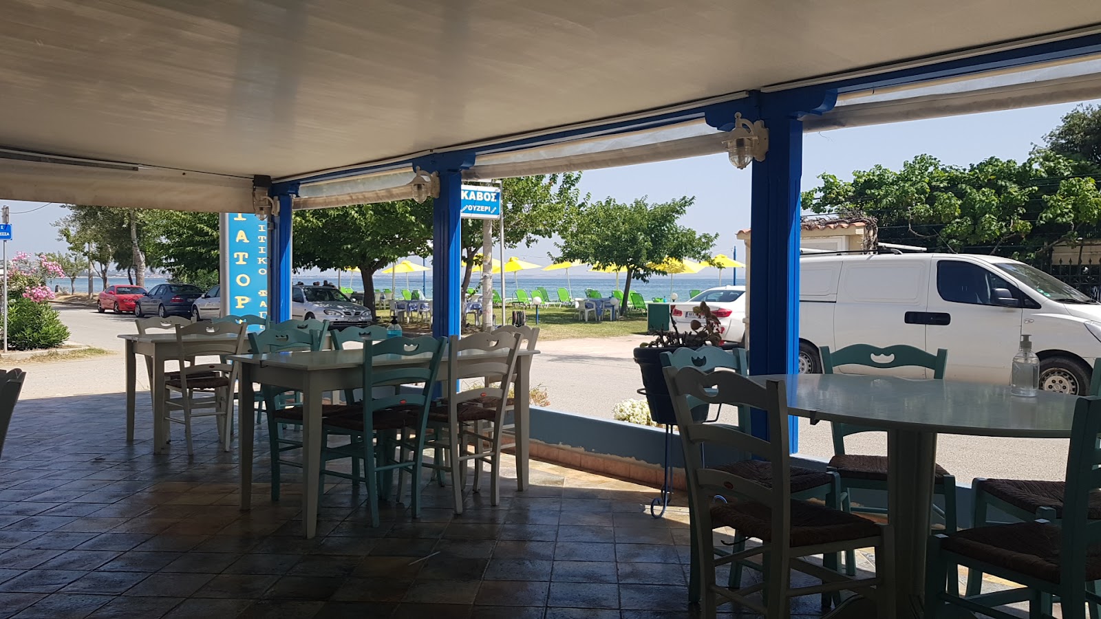 Εστιατόριο Cavo Taverna στην Παραλία Διονυσίου, Χαλκιδική