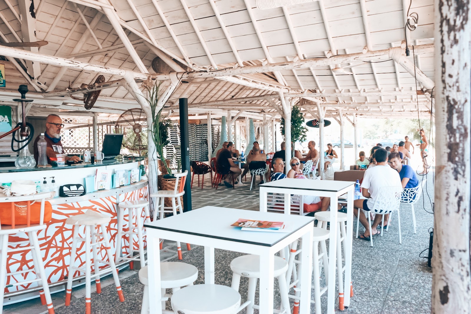 Εστιατόριο Corali Beach Bar στην Γομάτη, Χαλκιδική