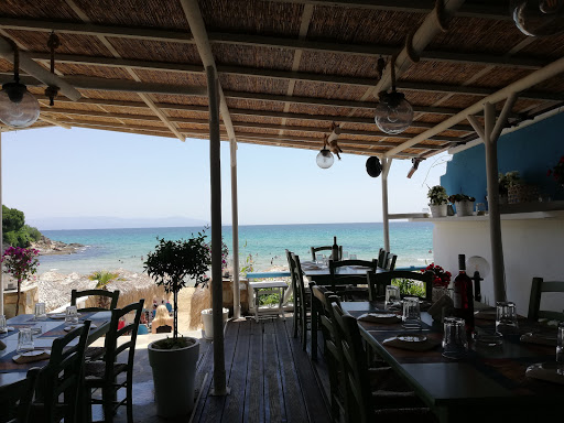 Εστιατόριο Nauagos Beach Bar στην Παλαιόχωρα με βαθμολογία 4.4 από 5