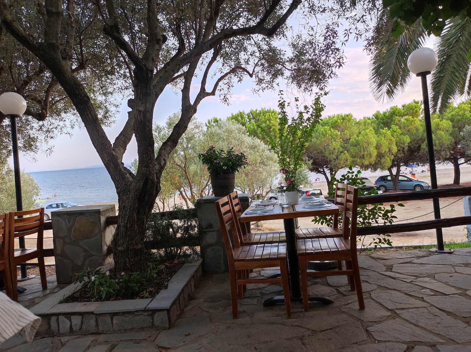 Εστιατόριο Pension Nikos - Taverna Nikos στην Ψακούδια, Χαλκιδική