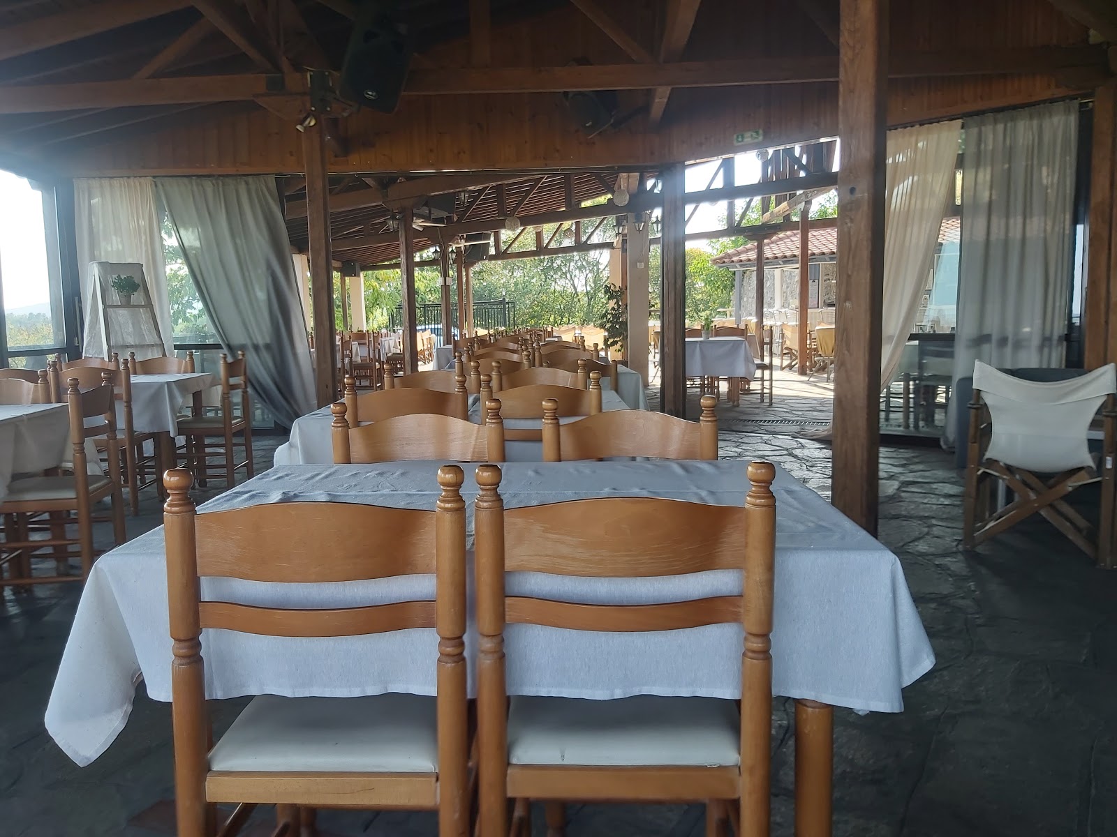 Εστιατόριο XENiA Cafe Bar Restaurant στη Στάγειρα, Χαλκιδική