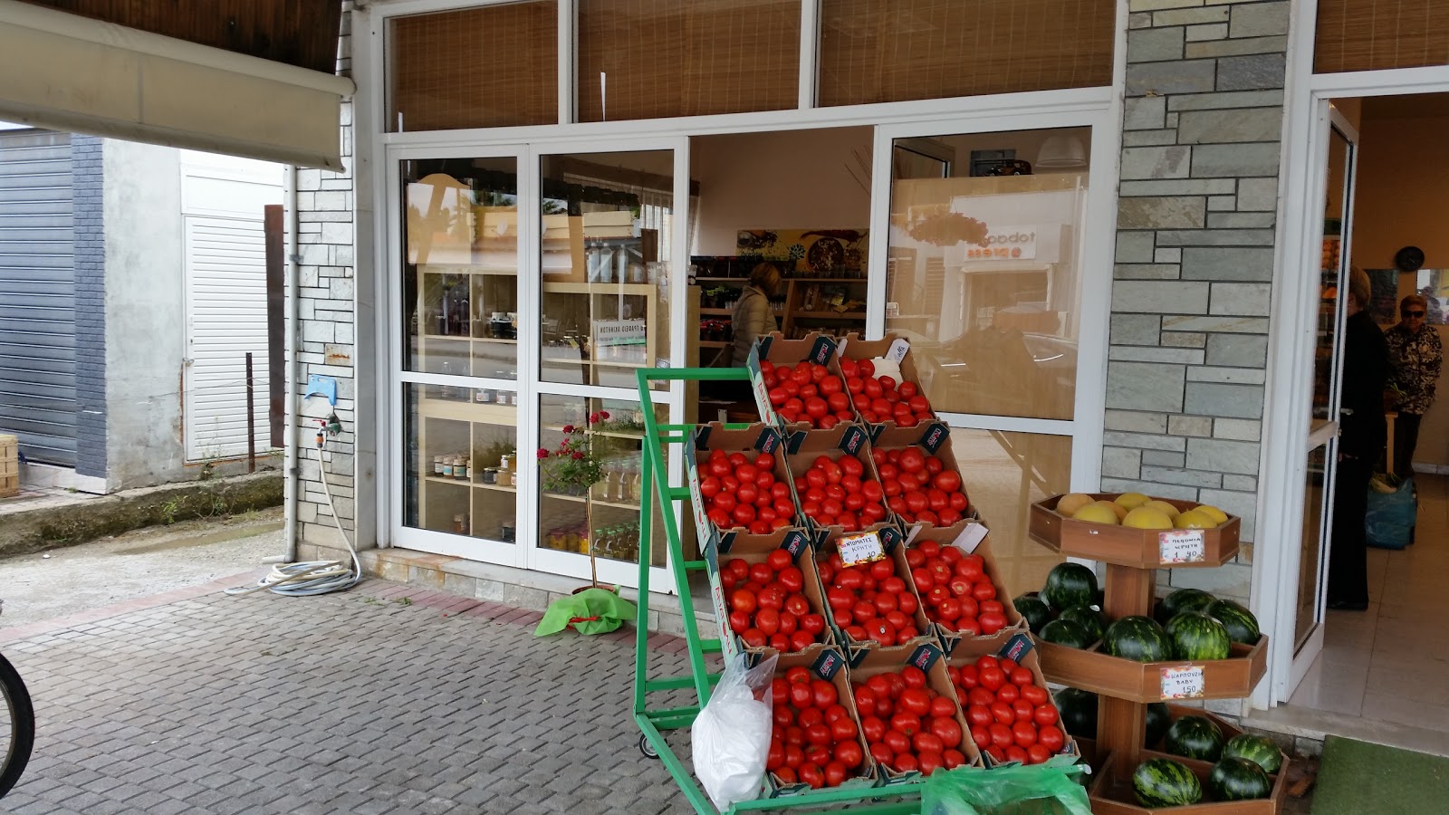 Σupermarket Elliniká Márket στην Πευκοχώρι, Χαλκιδική